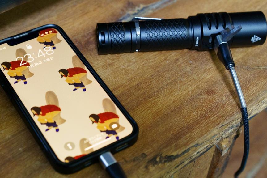 スマホ充電もできて超タフ！ 1000ルーメンのLEDライト「MOT10」を使ってみた