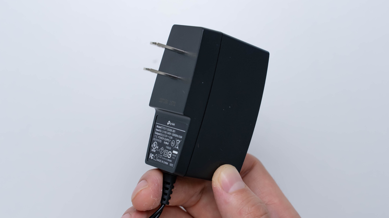 電源アダプターを接続するだけ!