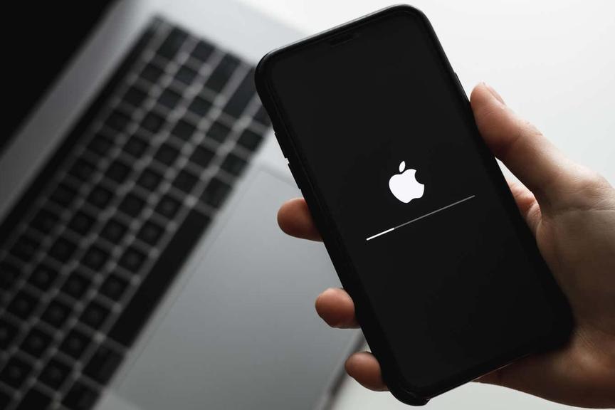 iPhoneのアップデート時間を自由に。隠れオプションの設定方法