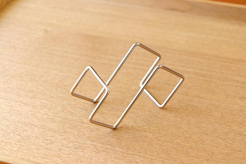 【商品名】無印良品「ステンレス扉につけるフック」190円(税込) ※Amazon価格