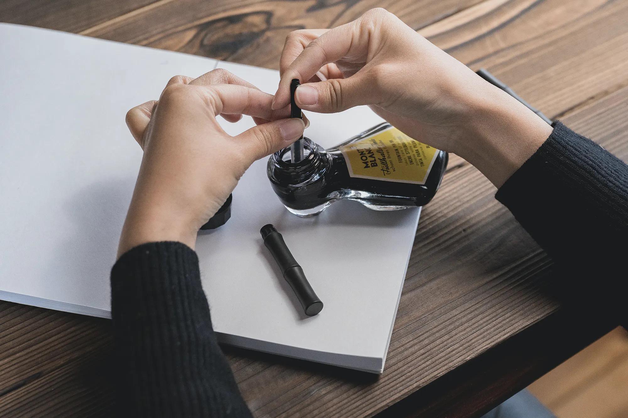 新生活の相棒にいかが？ 金属の質感と有機的なラインが美しい個性派竹