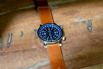 モチーフは『海底二万里』。200m防水やコンパス機能フランス製の自動巻き腕時計に注目
