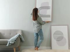 超初心者でもわかる、部屋を彩るセンスが良いアートの飾り方 | ライフハッカー・ジャパン