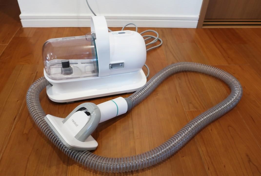 35%OFF】ブラシと掃除機が一体化したペット美容器で愛犬をブラッシング