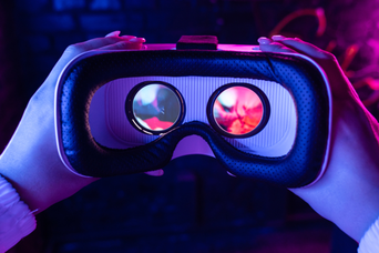 ヘッドセットなしで、VR世界を。ASUSの「裸眼立体視ディスプレイ」搭載ノートPCはどんな人が使うの？