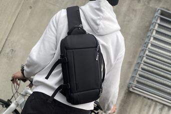 一眼レフと三脚を収納！カメラを秒で取り出せるスリングバッグ「BP-201」