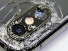 iPhoneのカメラが壊れた！実体験から綴る、落とし穴だらけの修理プロセスとは？ | ライフハッカー・ジャパン
