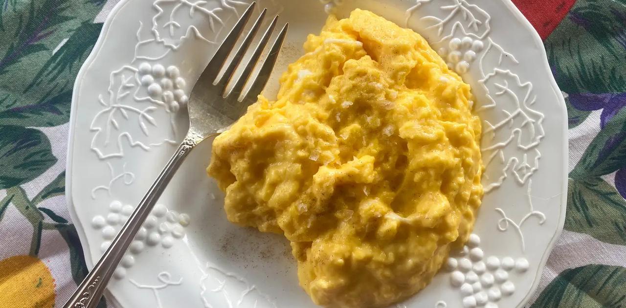 もう普通のには戻れない。生クリームで作るスクランブルエッグ