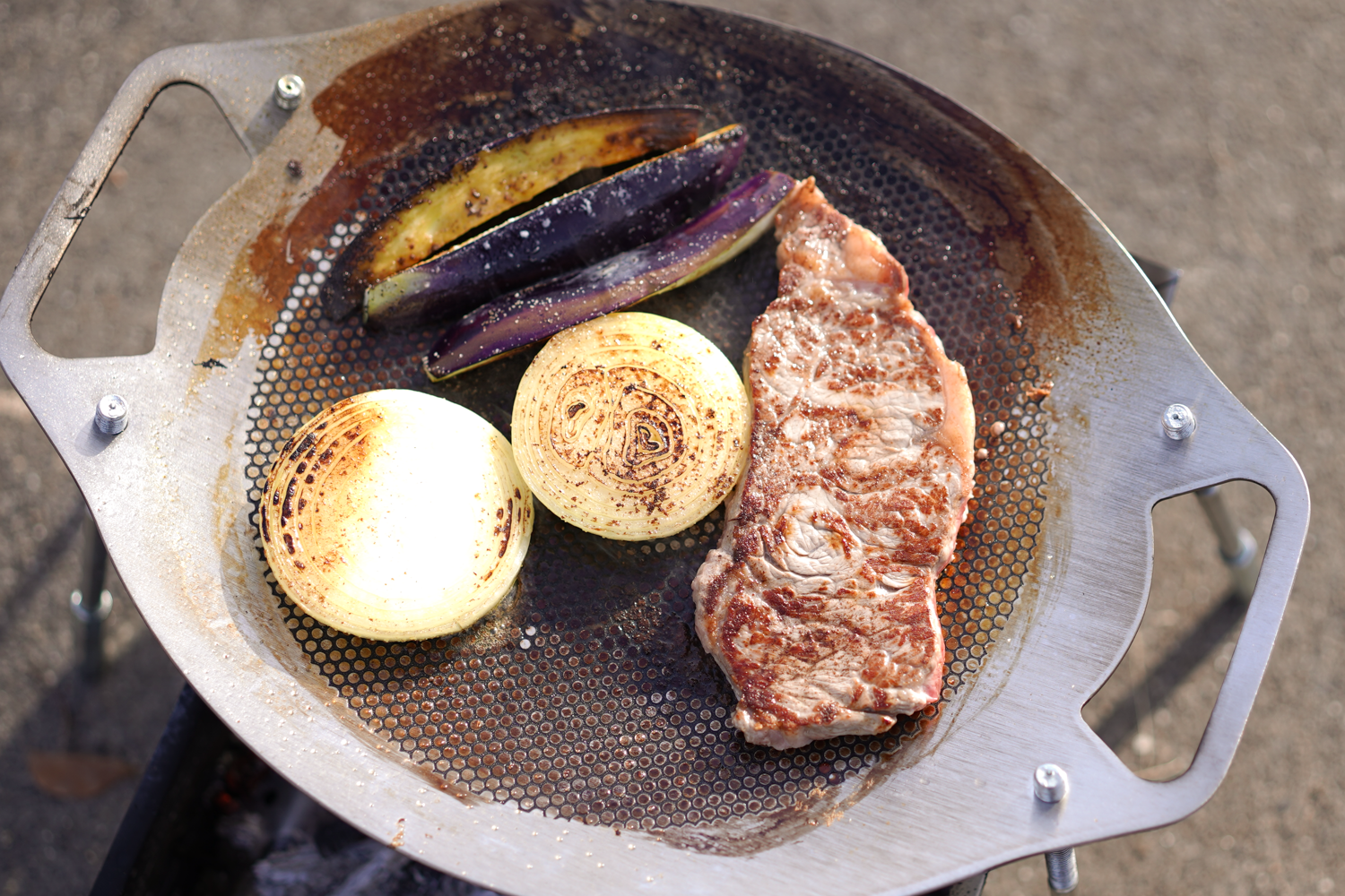 キャンプ飯をちょっと手軽に。メンテナンスも簡単なステンレス製
