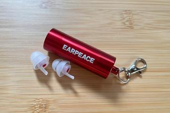 耳栓で新しい音楽体験？「EARPEACE MUSIC」で、耳を守りながら大音量のライブを楽しもう！