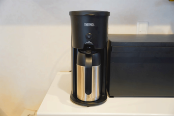 朝から昼過ぎまで、ずっと淹れたてコーヒーを保温できるサーモスの隠れた逸品を試してみた