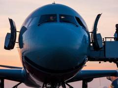 清潔で格安で遅延が少ない。航空チケットを予約したい最高の時間帯とは？ | ライフハッカー・ジャパン