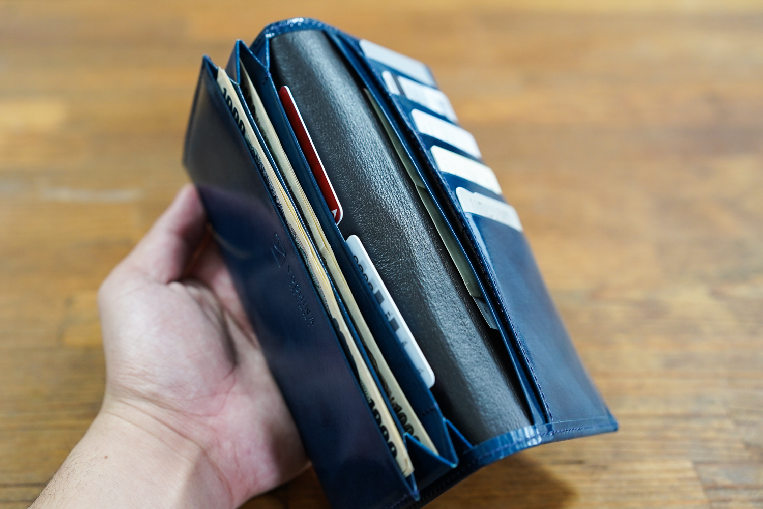 伝統技術で使い勝手を向上。キャッシュレス時代にマッチする薄型