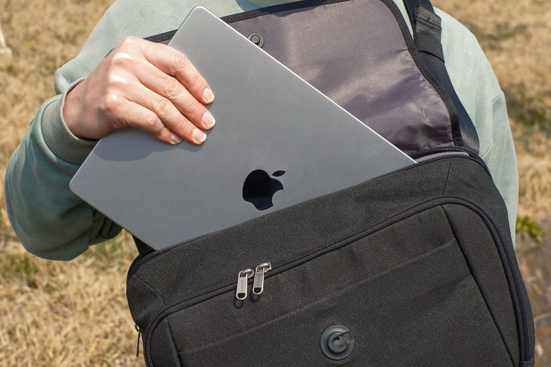 MacBook Pro 14インチがゆとりをもって収納できました