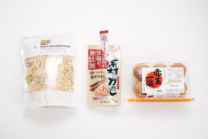 オートミールおかゆには、半熟卵を1つ付けてタンパク質をプラスしています。