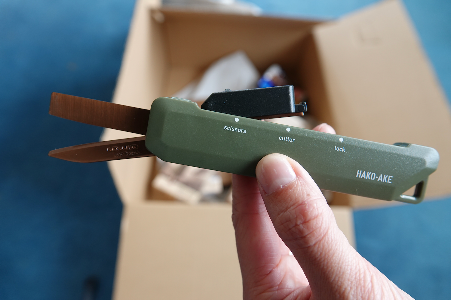 カッター、時々ハサミ」が丁度良い！開梱作業が驚くほどスムーズになっ