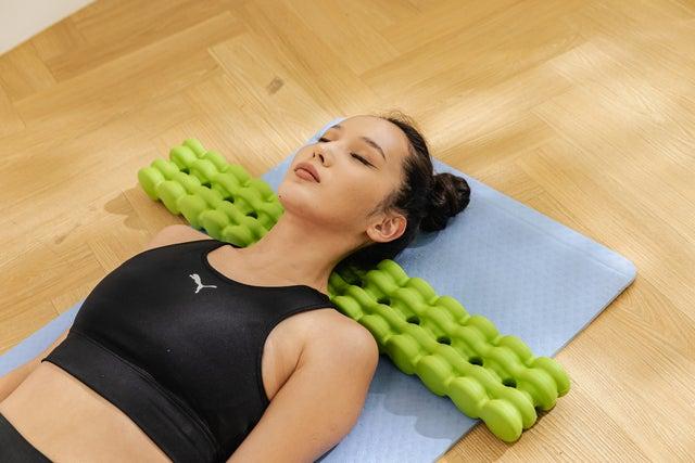 自重でツボ押し。多機能整体ツールが筋膜リリースや筋トレをサポート