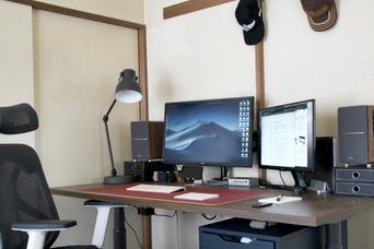 「電動昇降式デスク」でホームオフィス大改造！理想の作業環境のために導入したおすすめアイテム