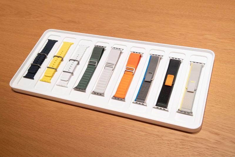 右からアルパインループ、トレイルループ、オーシャンバンド(各3色)