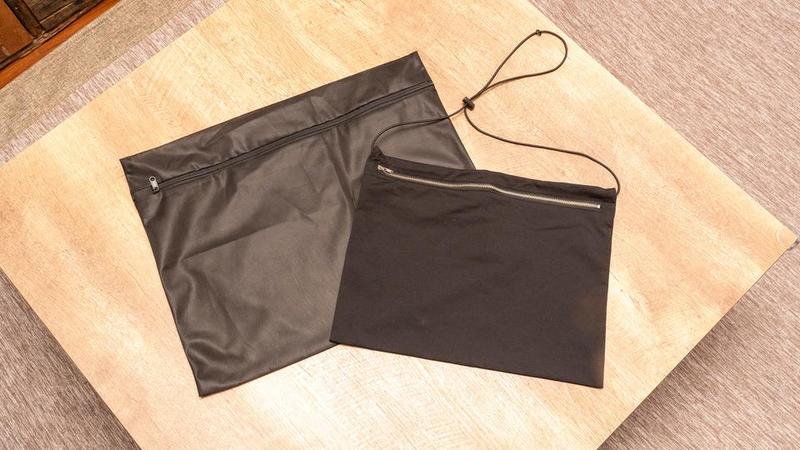 黒のリターンのみ、メッシュバッグとサコッシュが付属