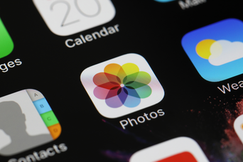 Apple「写真」アプリを便利に使う裏技5つ。データの一括削除や検索機能をマスターしよう
