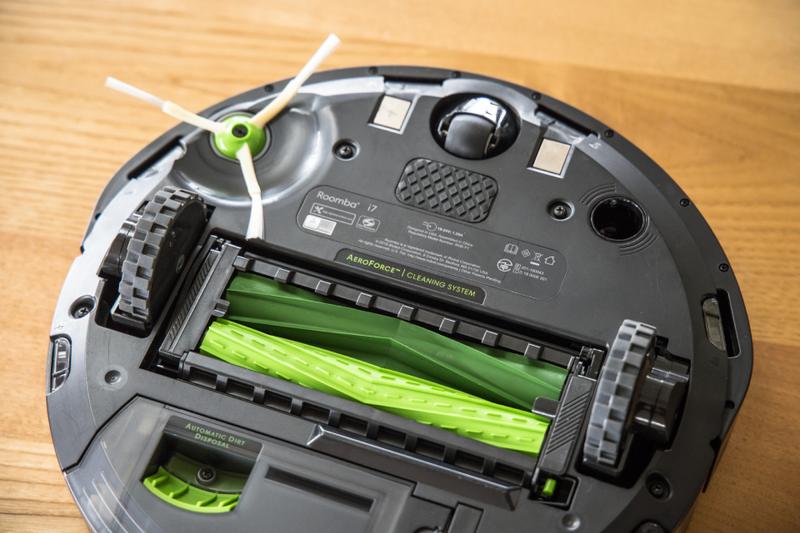 ロボット掃除機に「ゴミ自動収集」があるといい理由をルンバ i7+で 