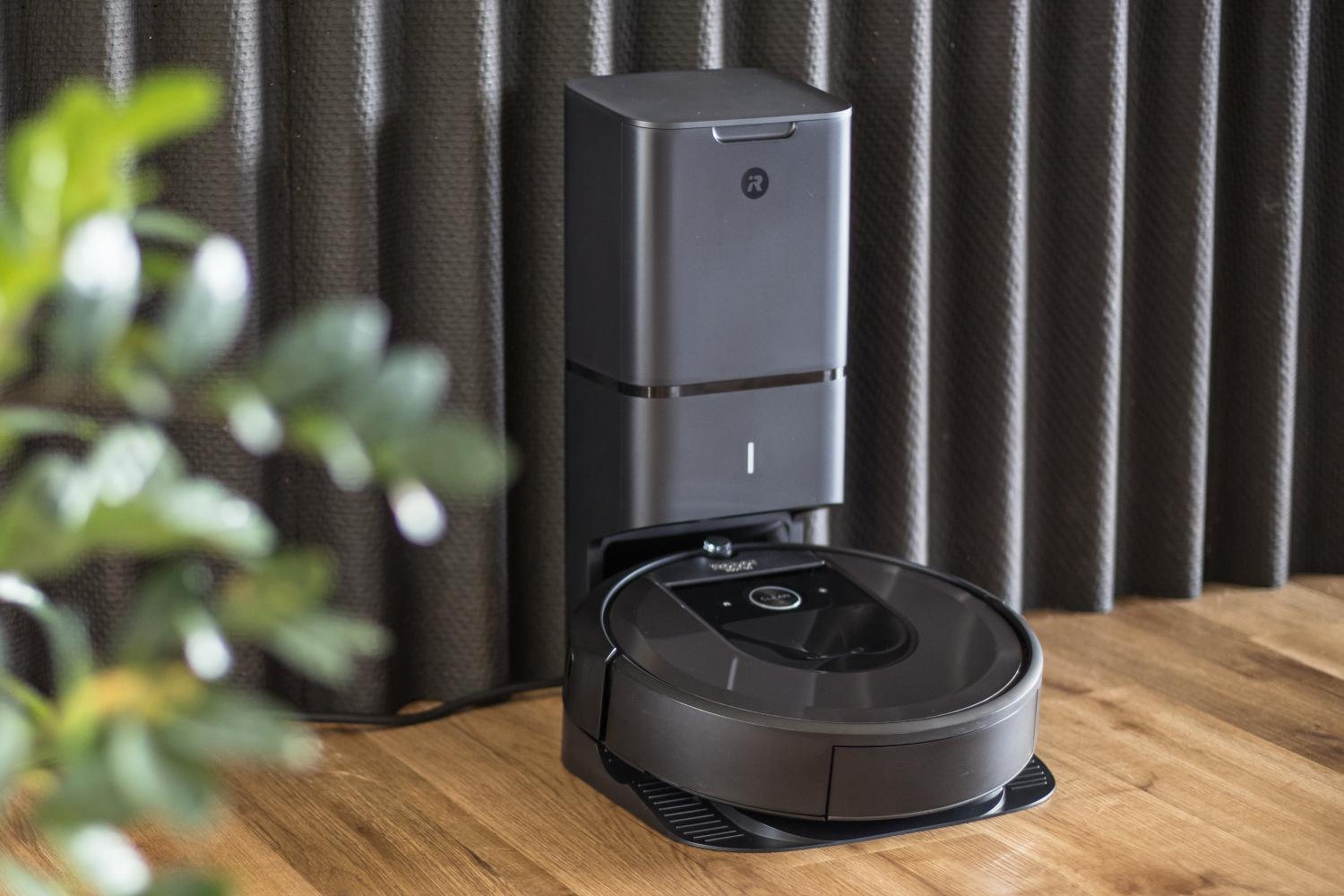 iRobot ルンバ i7+ 自動ゴミ収集機能 i7＋ ロボット掃除機-