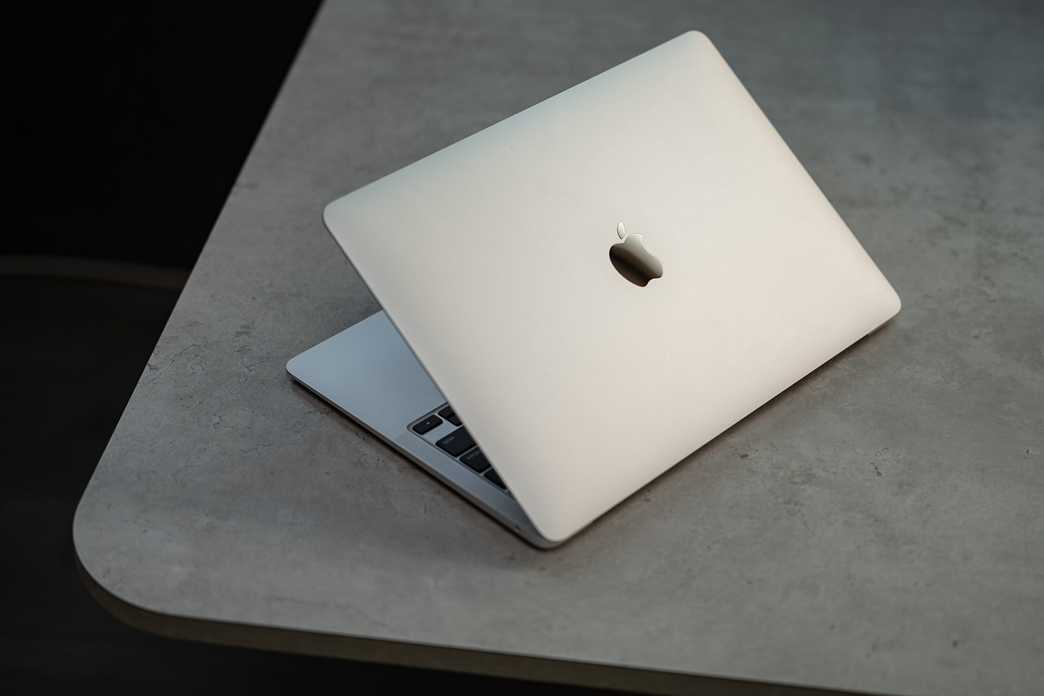 MacBook Airに待望の15インチモデルが登場！でも飛びつく前に検討した