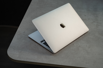 MacBook Airに待望の15インチモデルが登場！でも飛びつく前に検討した方が良い理由