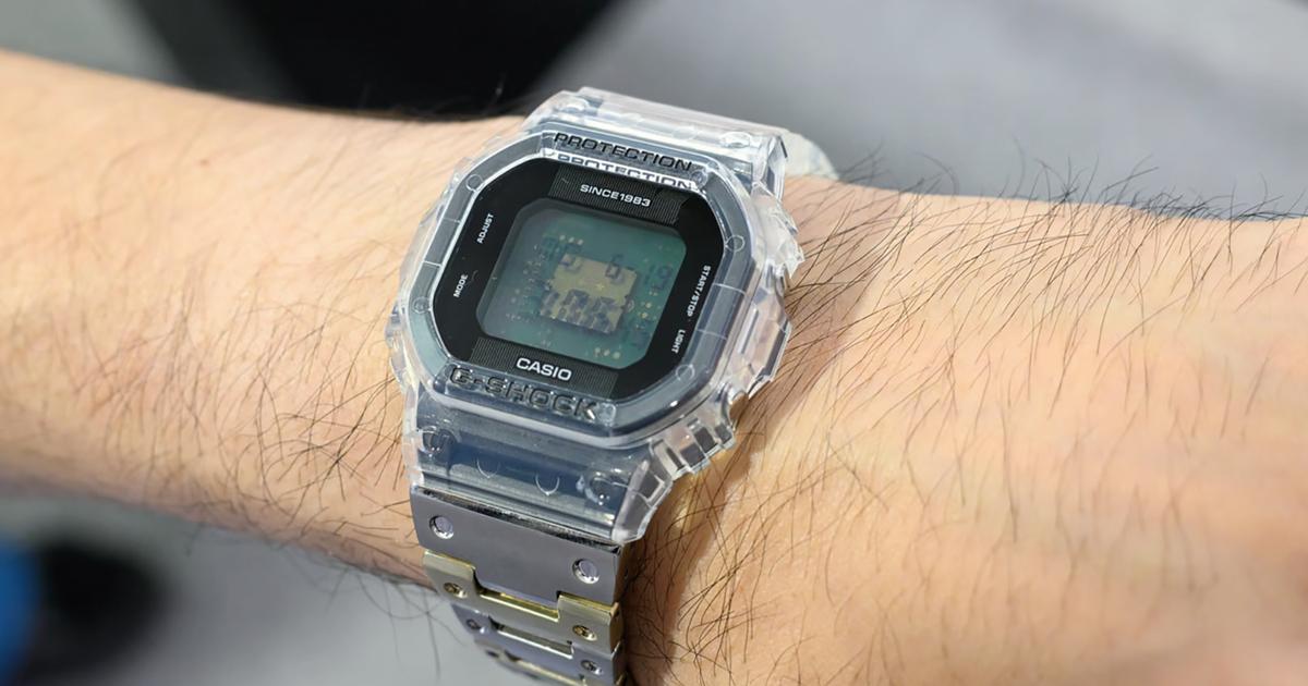 G-SHOCK シルバー デジタル腕時計