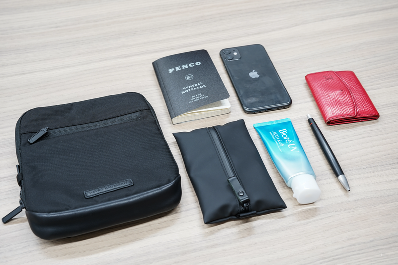 サブバッグの固定や小物管理にめっちゃ便利！ スーツケースでの旅行を快適にするマルチオーガナイザー「Travel Bag Buddy Pro」を