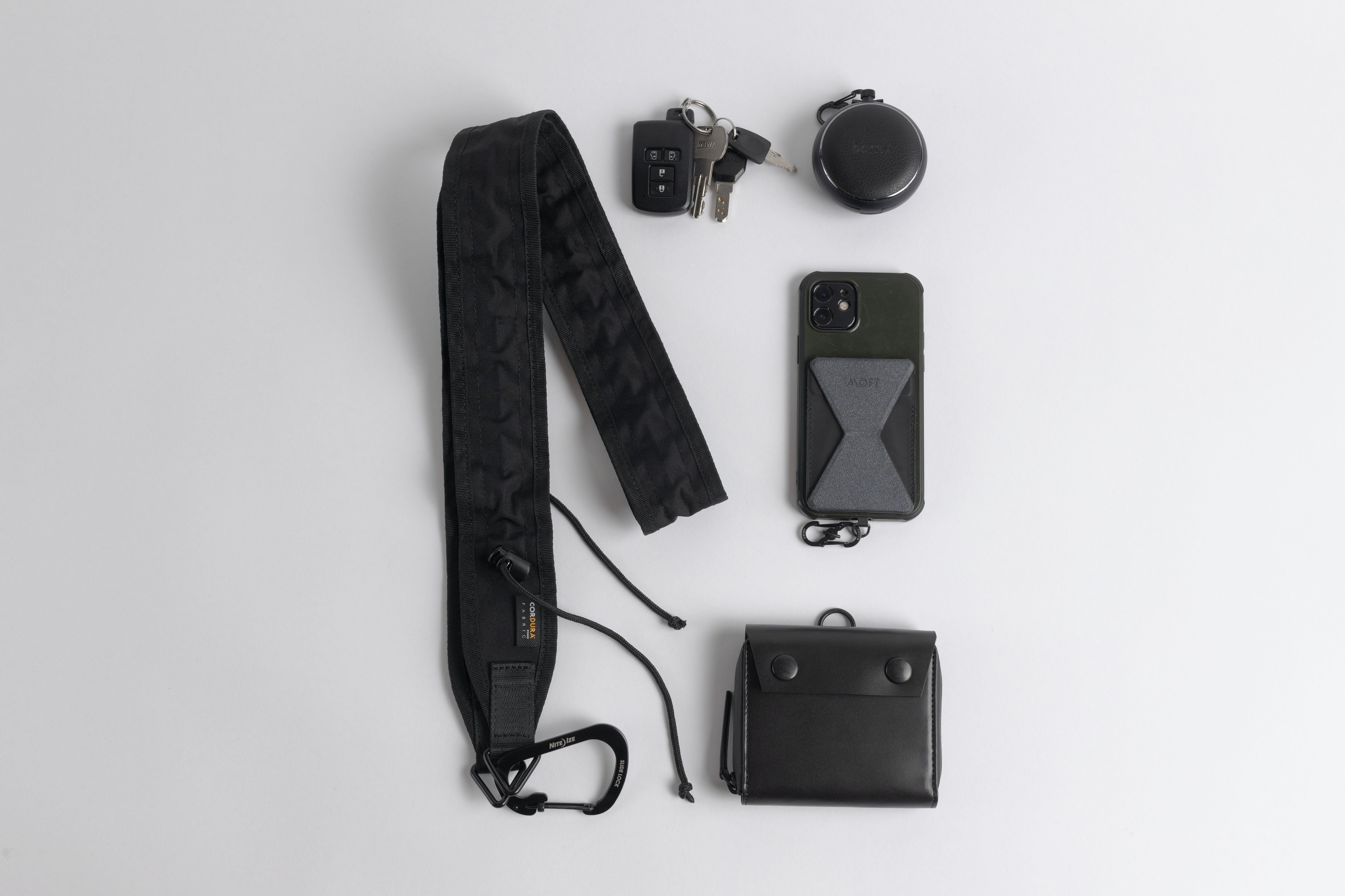 手ぶらスタイルの新定番。使い勝手がアップした「Extended Strap 2