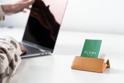 名刺交換がスムーズ。瞬時に抜き放てる名刺入れ「dritto Card」が登場