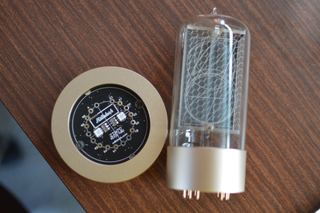 ジャンク品　ニキシー管時計 味わい深い光からはロマンを感じた。レトロで未来的な、1桁表示