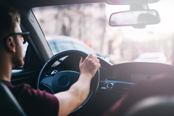 週末のお出かけや日常の「車移動」をスマートに！快適ドライブを実現する5つのアイデア