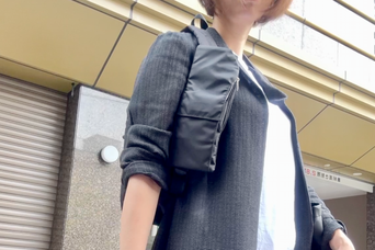 いつものバッグの「一番取り出しやすい場所」にポケットをプラス。さらに防犯対策にもなるなんて！