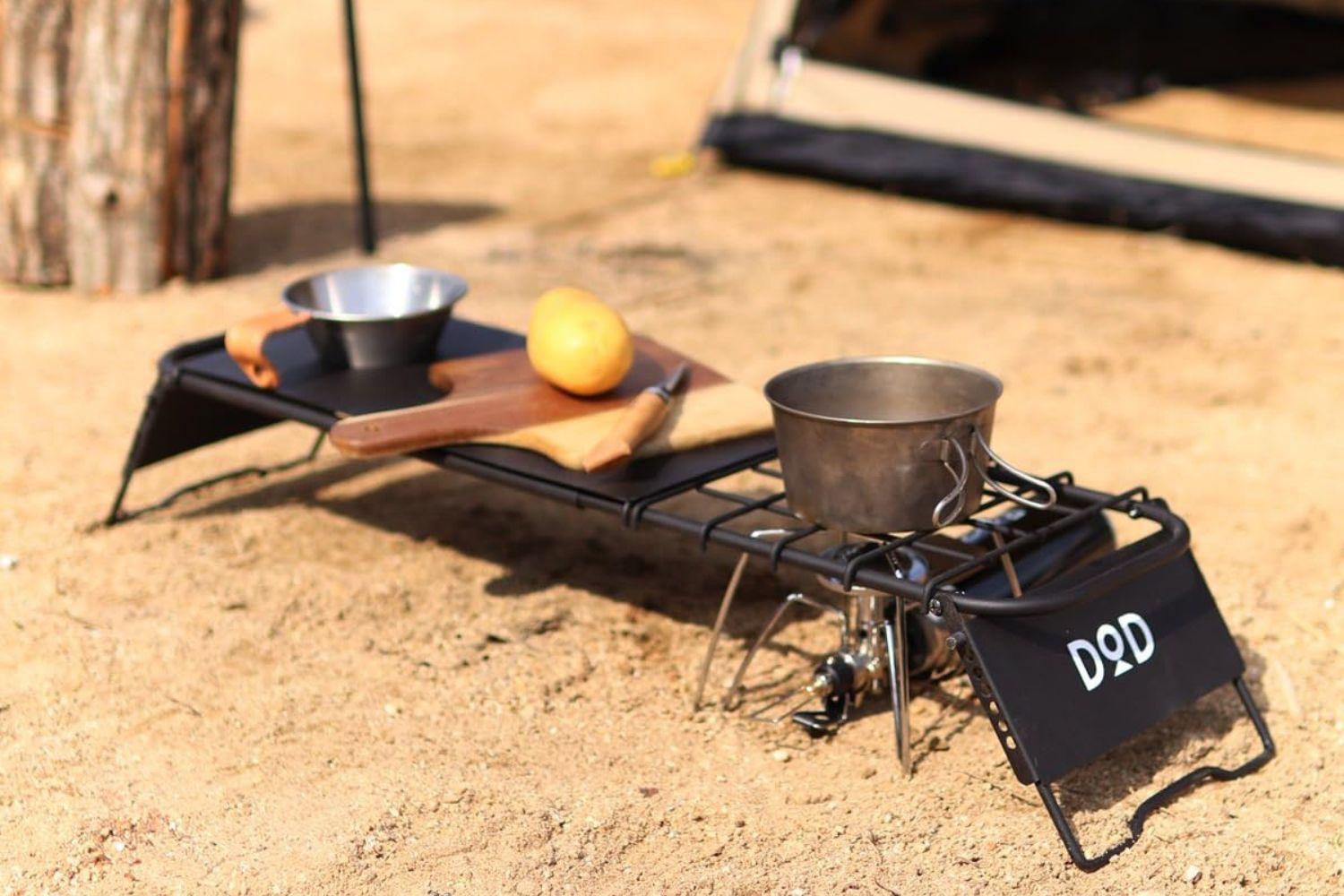 ソロキャンプの正解。コンパクトなのにシステムキッチンが作れるDODの