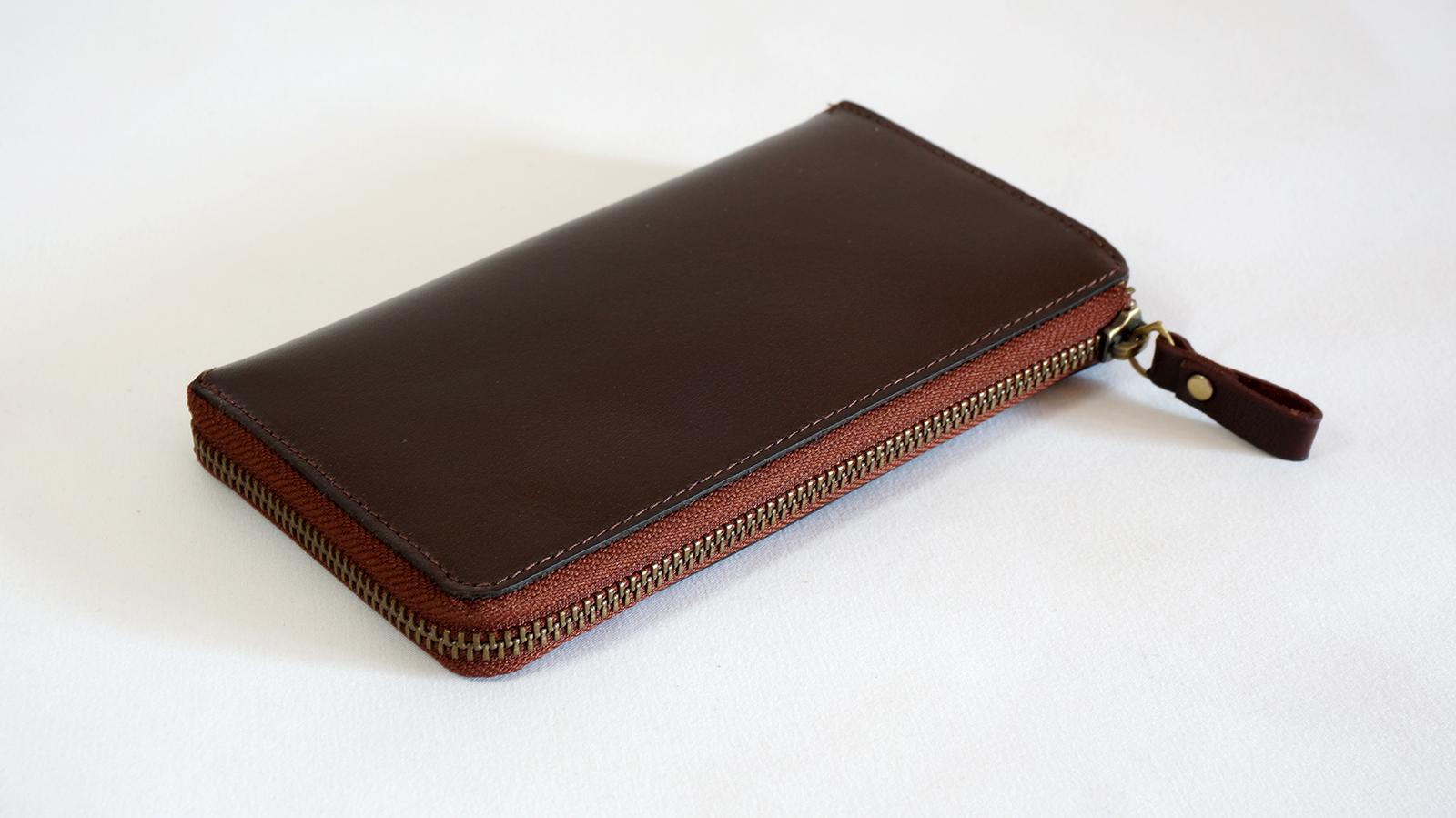 長財布派だってコンパクトなほうがいい。キャッシュレス時代の本革長