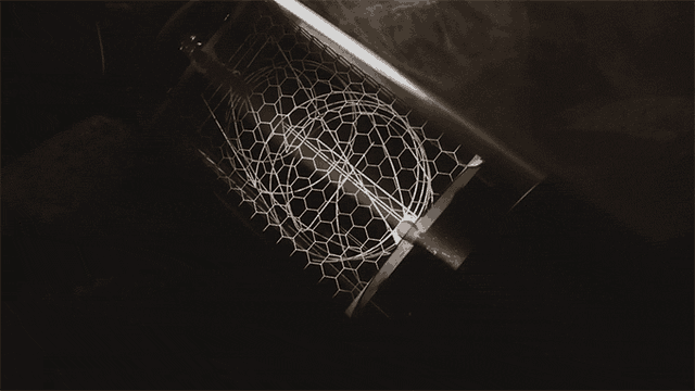 真空管の織り成すノスタルジー。ウクライナで復刻した1桁