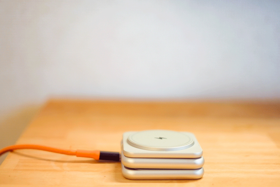 コンパクトで旅や出張先でも活躍！ USB-C 1本で3デバイスまとめ