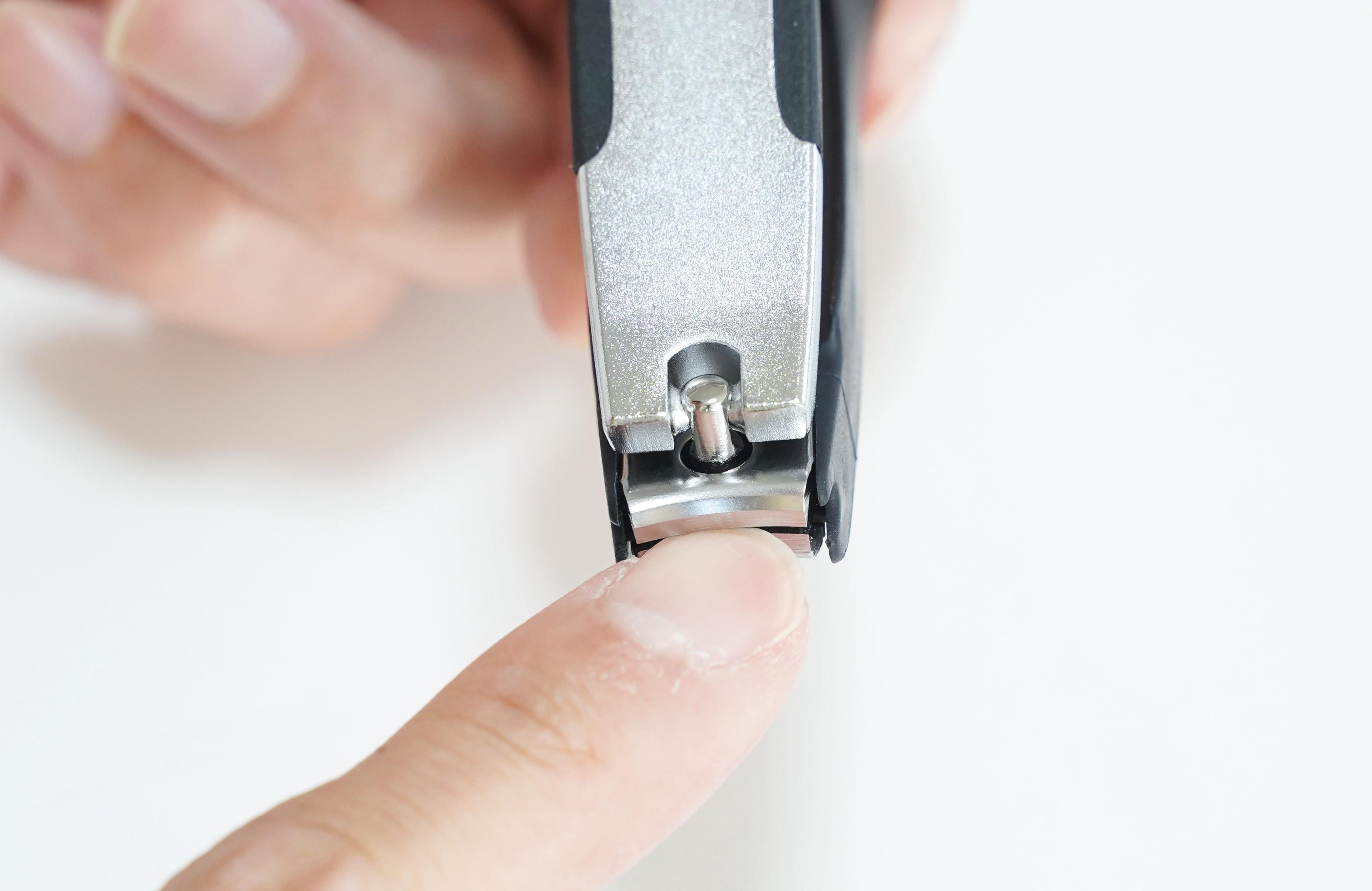 爪切り 爽と効率の一刀。100円→1000円にレベルアップで爪切りの新次元