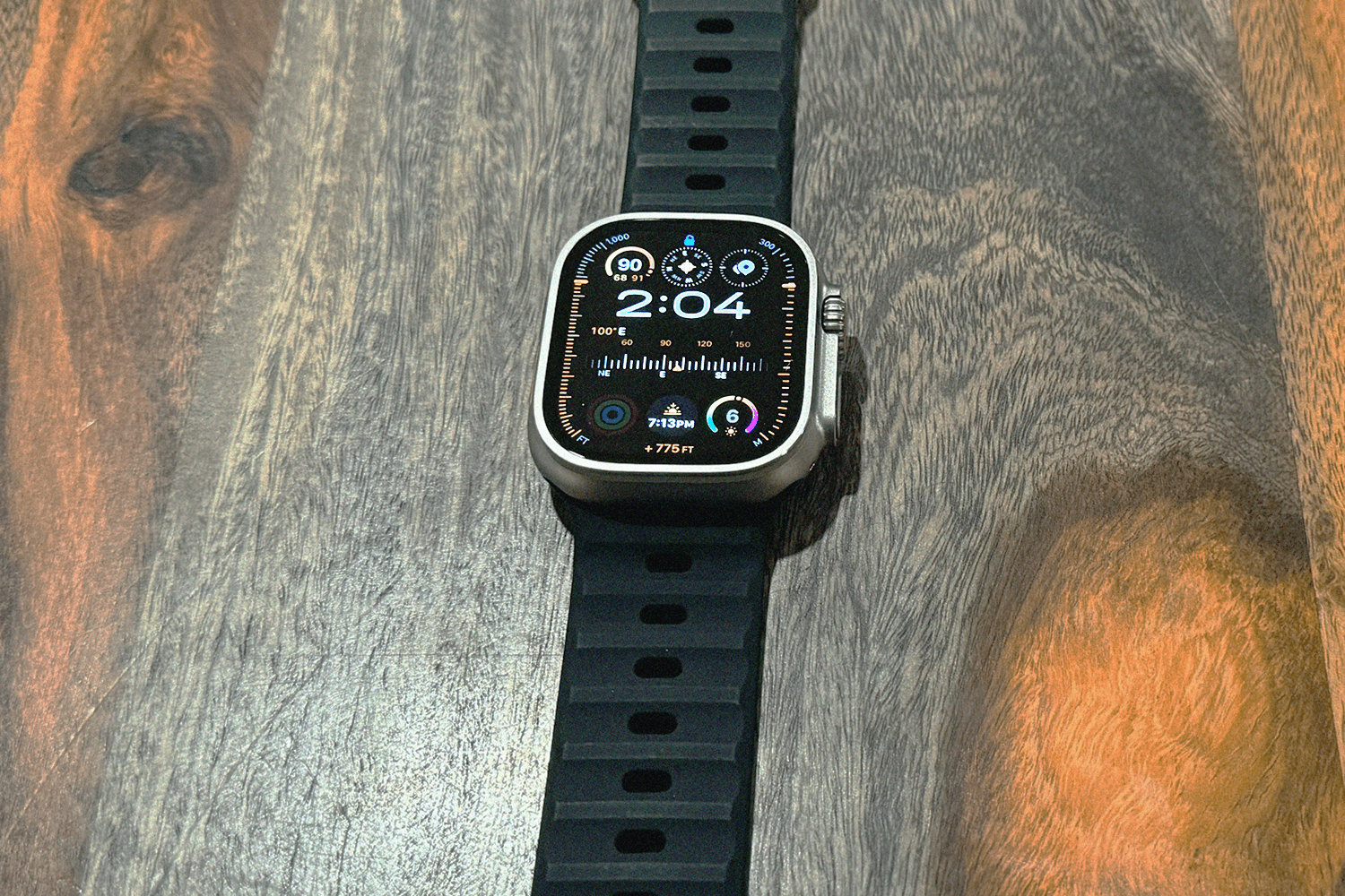 フィットネス推しの「Apple Watch Ultra 2」を運動しない自分が使って ...