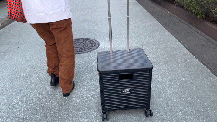 幅8.5cmに折り畳めるキャリーカート。仕事やレジャー、防災