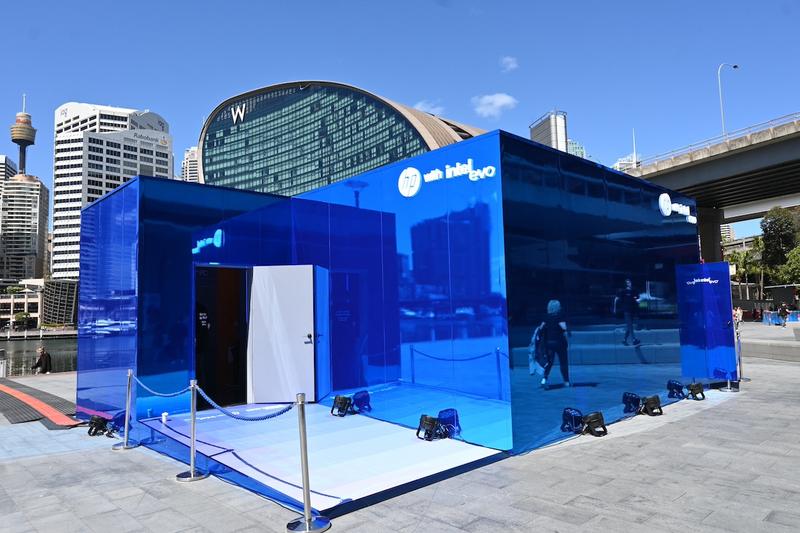 SXSW Sydney 2023会場より。鏡面のような外壁が目を引くインテルとHPのブース。