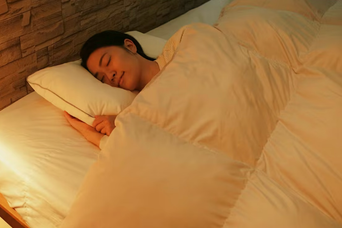 冬の節電対策にこの布団を。人工羽毛のコンフォーターなら暖房なしで寝られる