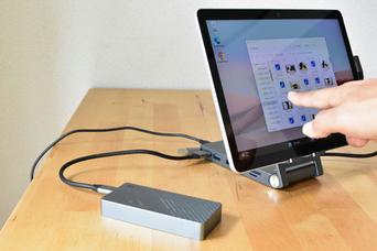 タブレットの機能を拡張。高速充電やデータ転送もこなすミニスタンドを試してみた