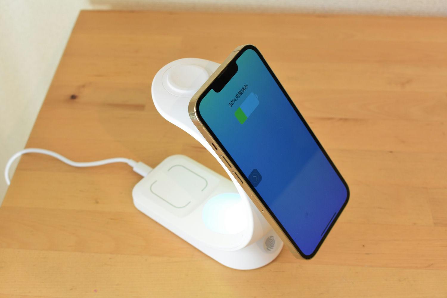 3種類のデバイスを卓上充電。MagSafe対応のワイヤレス充電器を試して