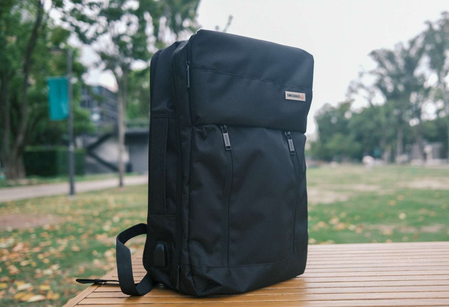 サイズ可変で荷物が増えても大丈夫！ 通勤通学から出張や旅行まで活躍