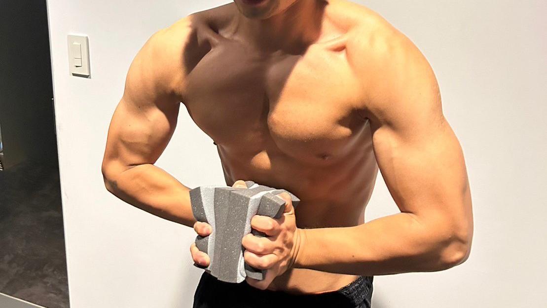 押して潰すだけだから簡単！ 初心者や子どもでも扱いやすい自宅筋トレ