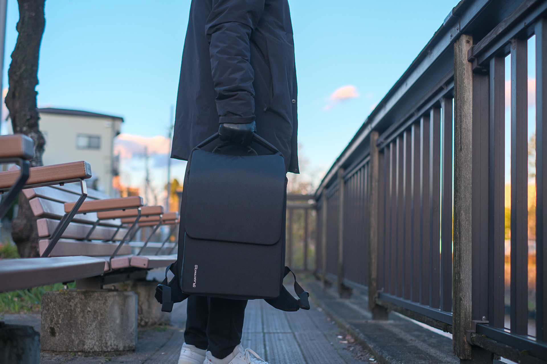 PleatPack グレー バックパック 累計購入3000万円突破！洗練されたデザインの多機能バックパック